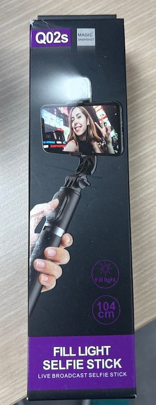 137.CYKE Q02s加長版手機自拍桿 三腳架+補光燈 伸縮長桿 穩固三腳架 自由旋轉 附藍牙遙控器 NCC認證