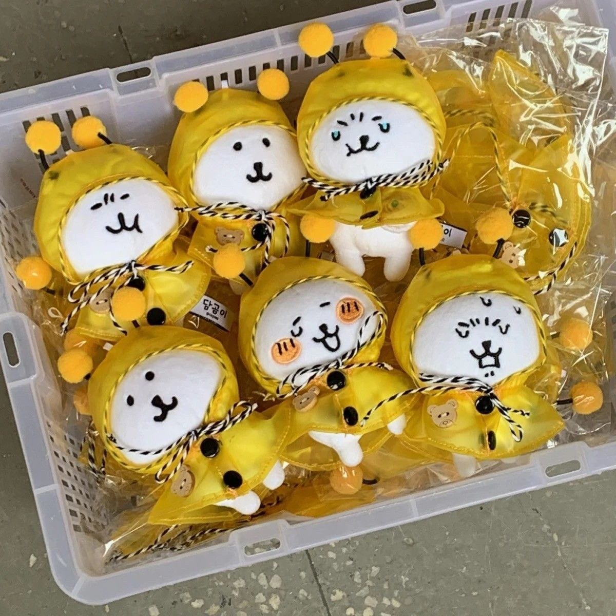 labubu娃衣一代二代塘膠盲盒掛件 通穿拉布布自嘲熊雨衣10cm娃