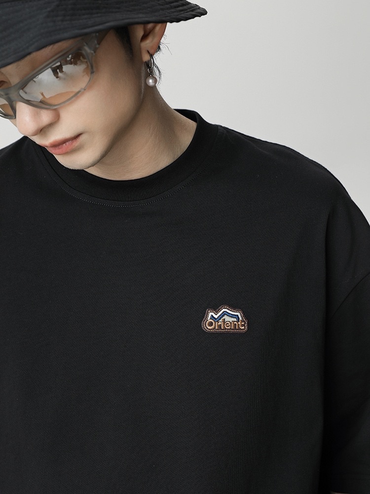 山系刺繡純棉T恤