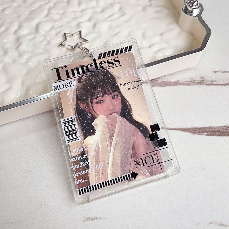 136.時尚雜誌-壓克力雙覆模卡套吊飾