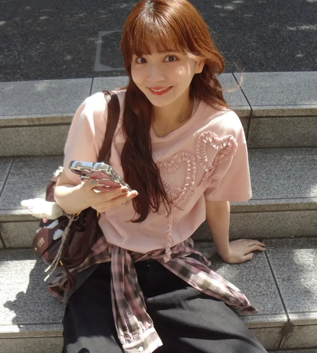 桃莉琪*moki*日系雙立體愛心裝飾短袖圓領T恤-現貨