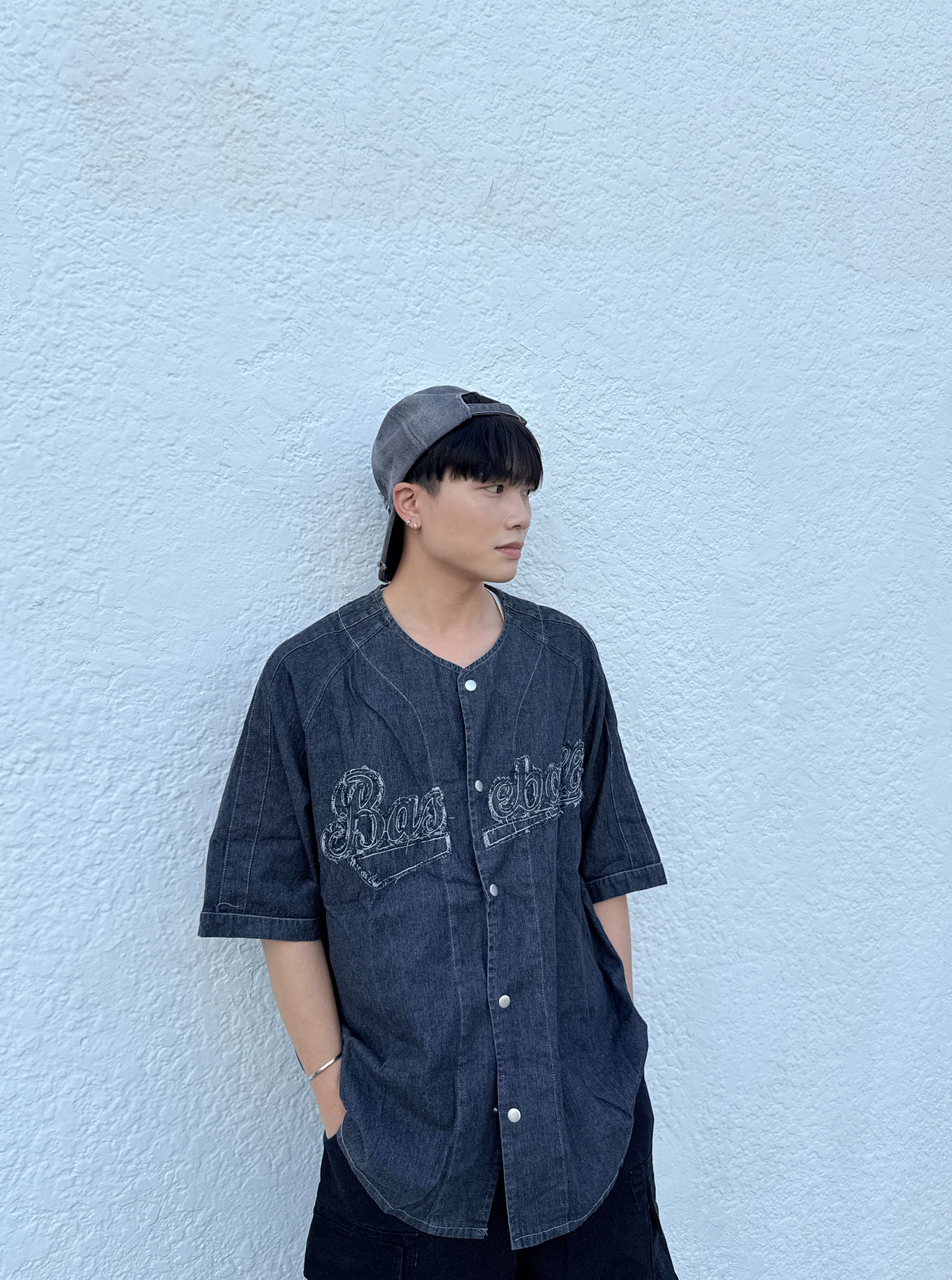 【CIVON】必買！抽鬚牛仔棒球外套 牛仔風 水洗襯衫 按扣設計 牛仔襯衫 男生短袖 情侶穿搭 落肩 圓領