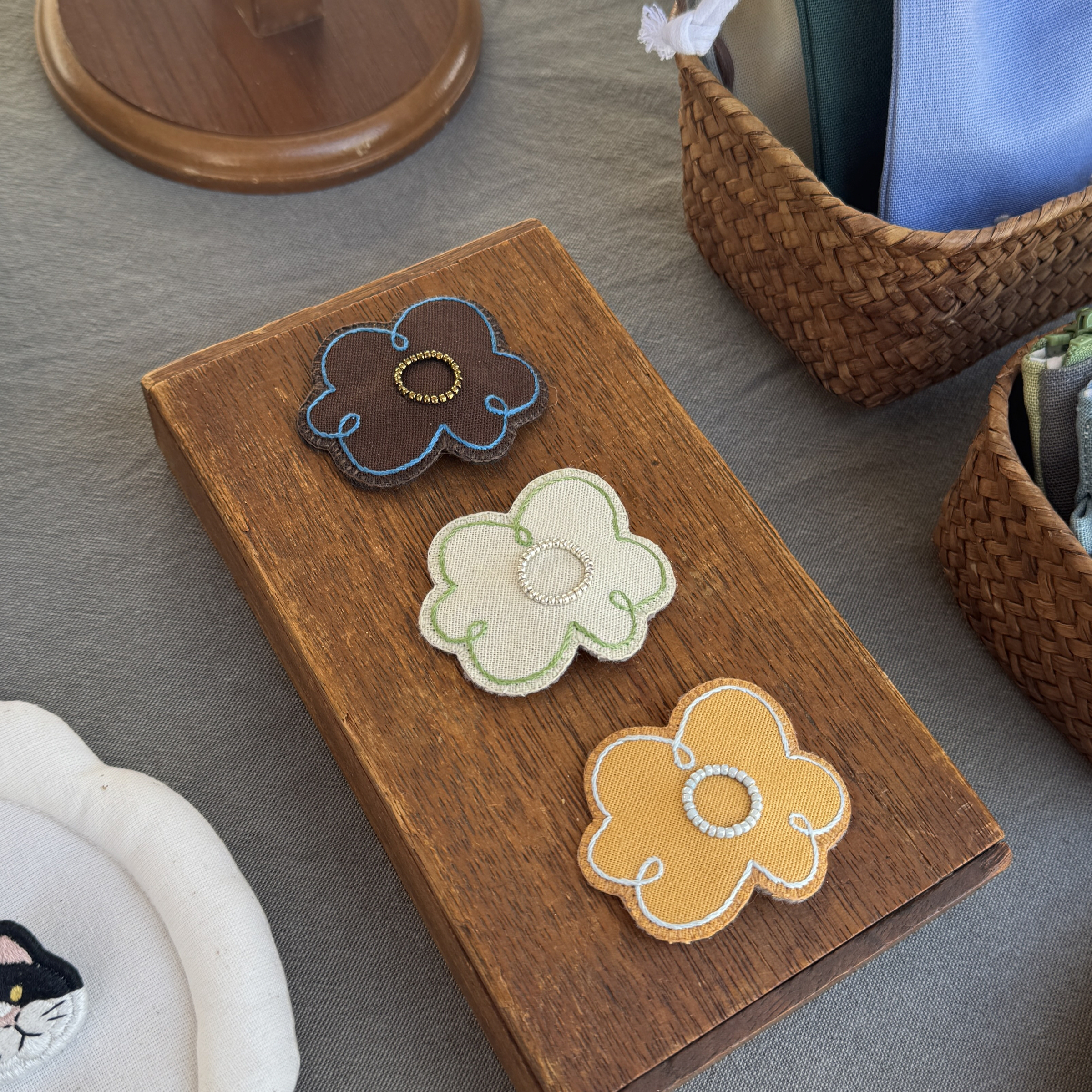 手工刺繡 珠繡 花花造型髮夾/BB夾