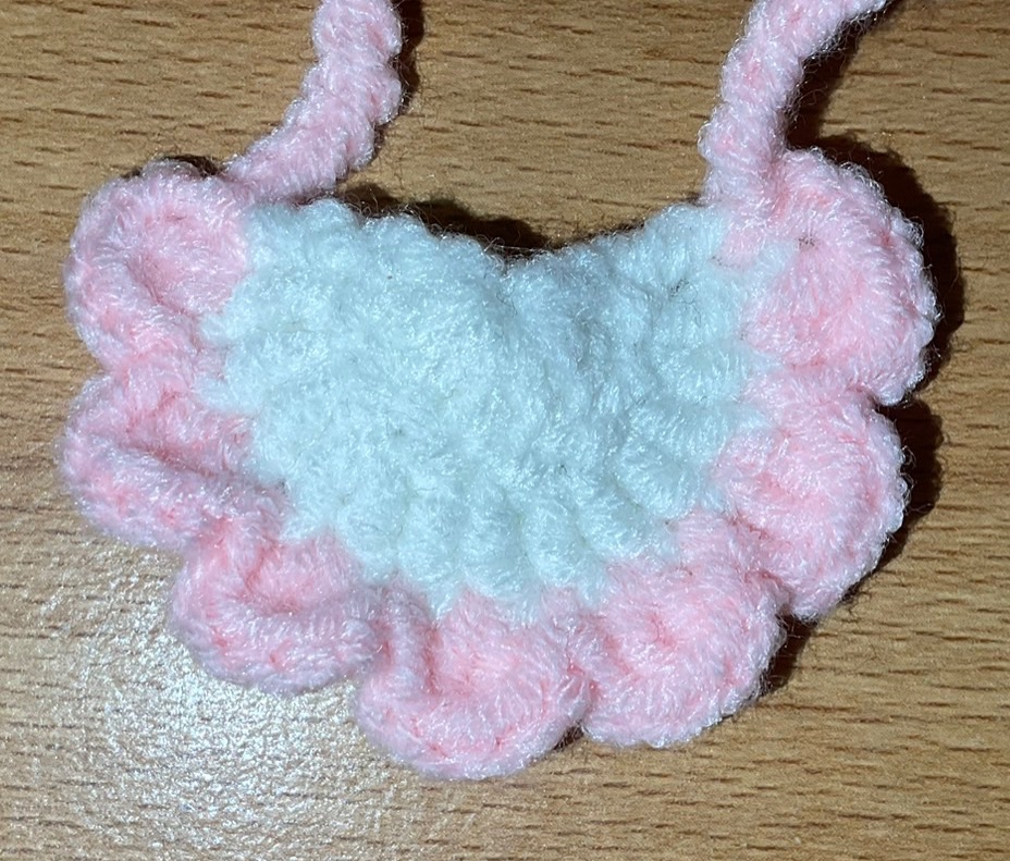 OTO手作坊🐰櫻桃粉-白邊口水巾、圍兜兜（10~15cm娃）