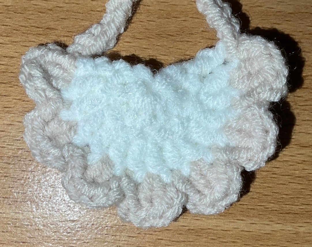 OTO手作坊🐰杏色-白邊口水巾、圍兜兜（10~15cm娃）