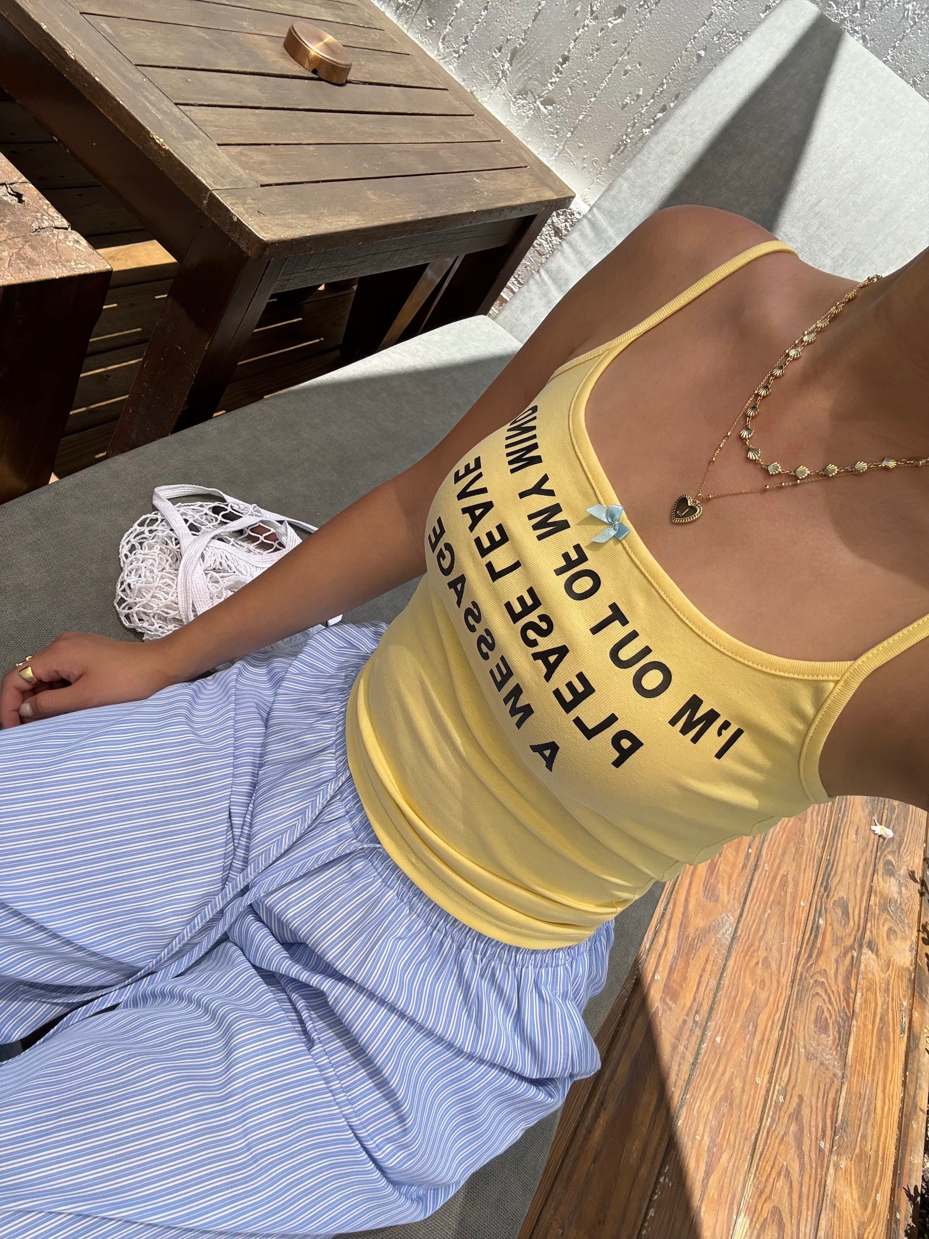 辣妹小背心需get💛 美式復古辣妹 字母 方圓領 吊帶背心上衣