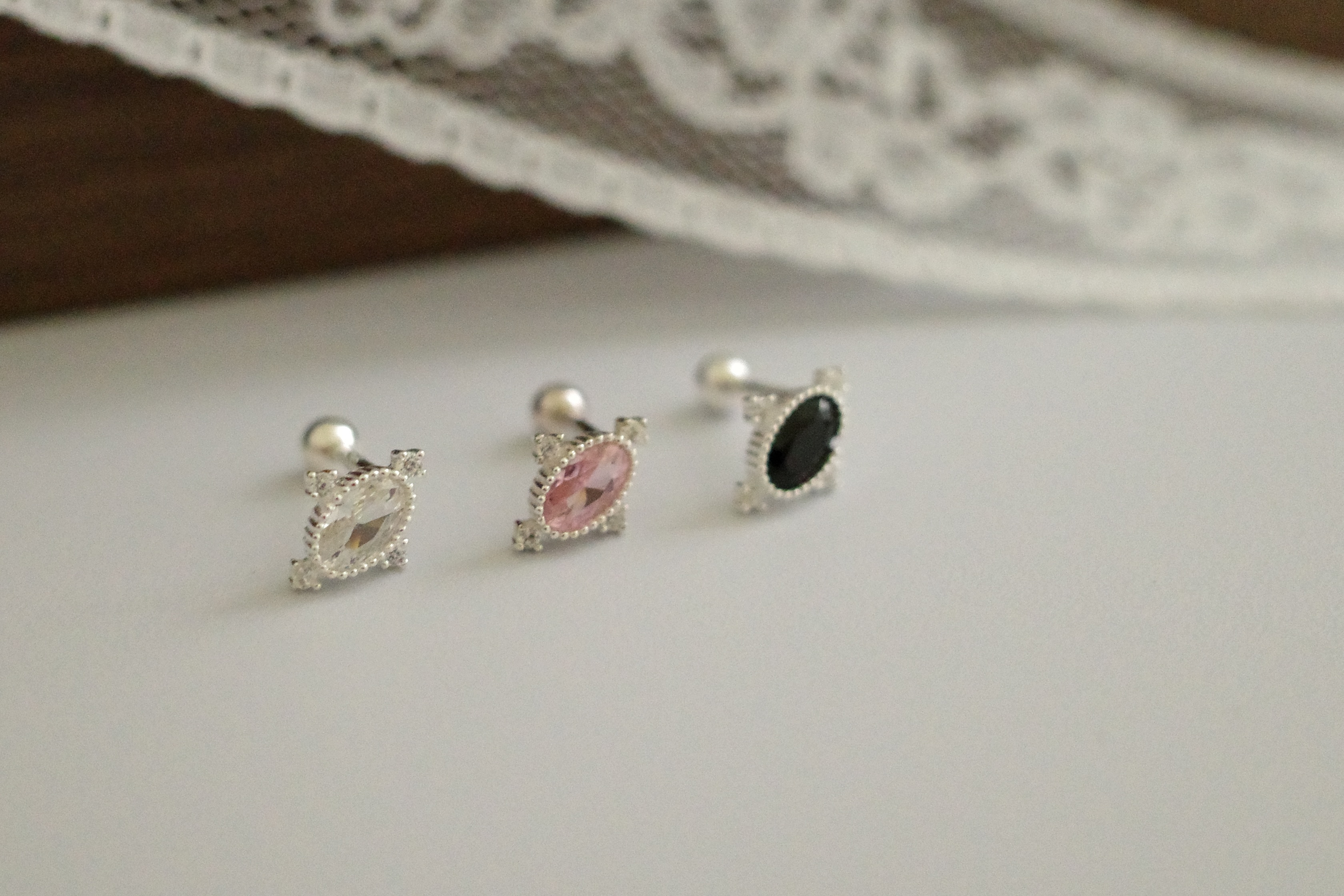 Petite Frame寶石耳骨釘silver 925（單支販售）