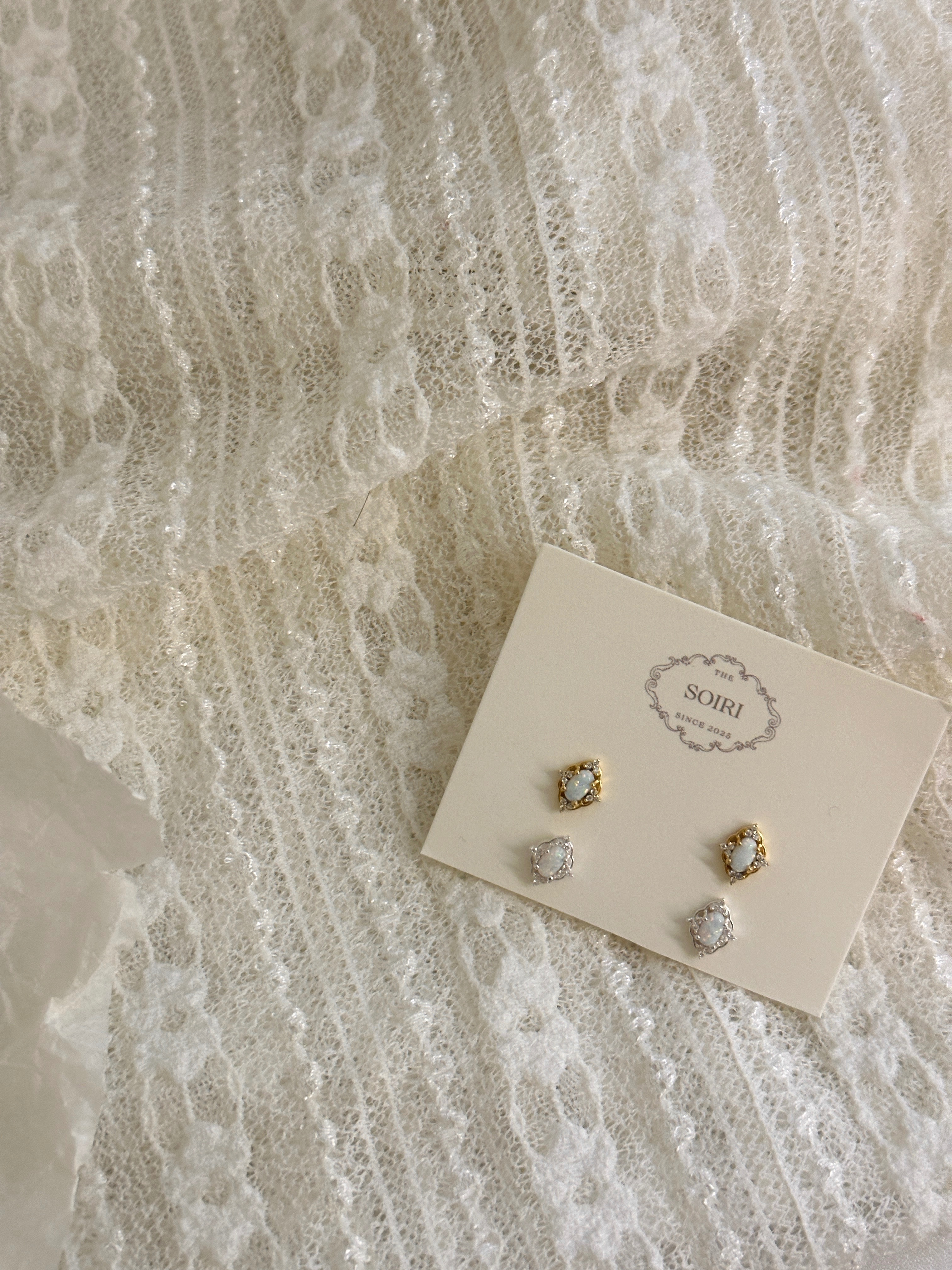 Lumi Frame 鏤空寶石耳環