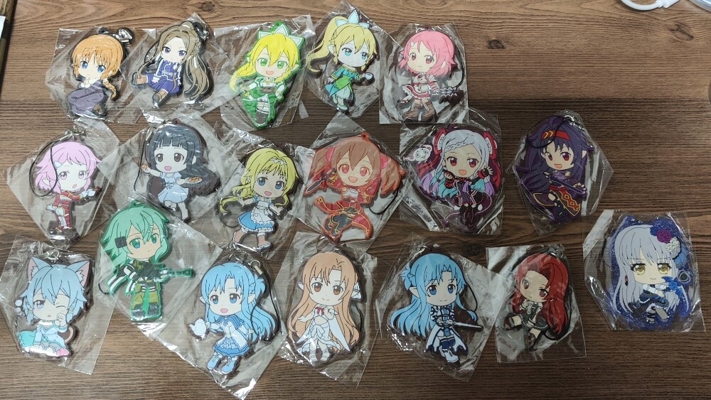 半贈品區（徽章、口罩夾等滿額贈品）