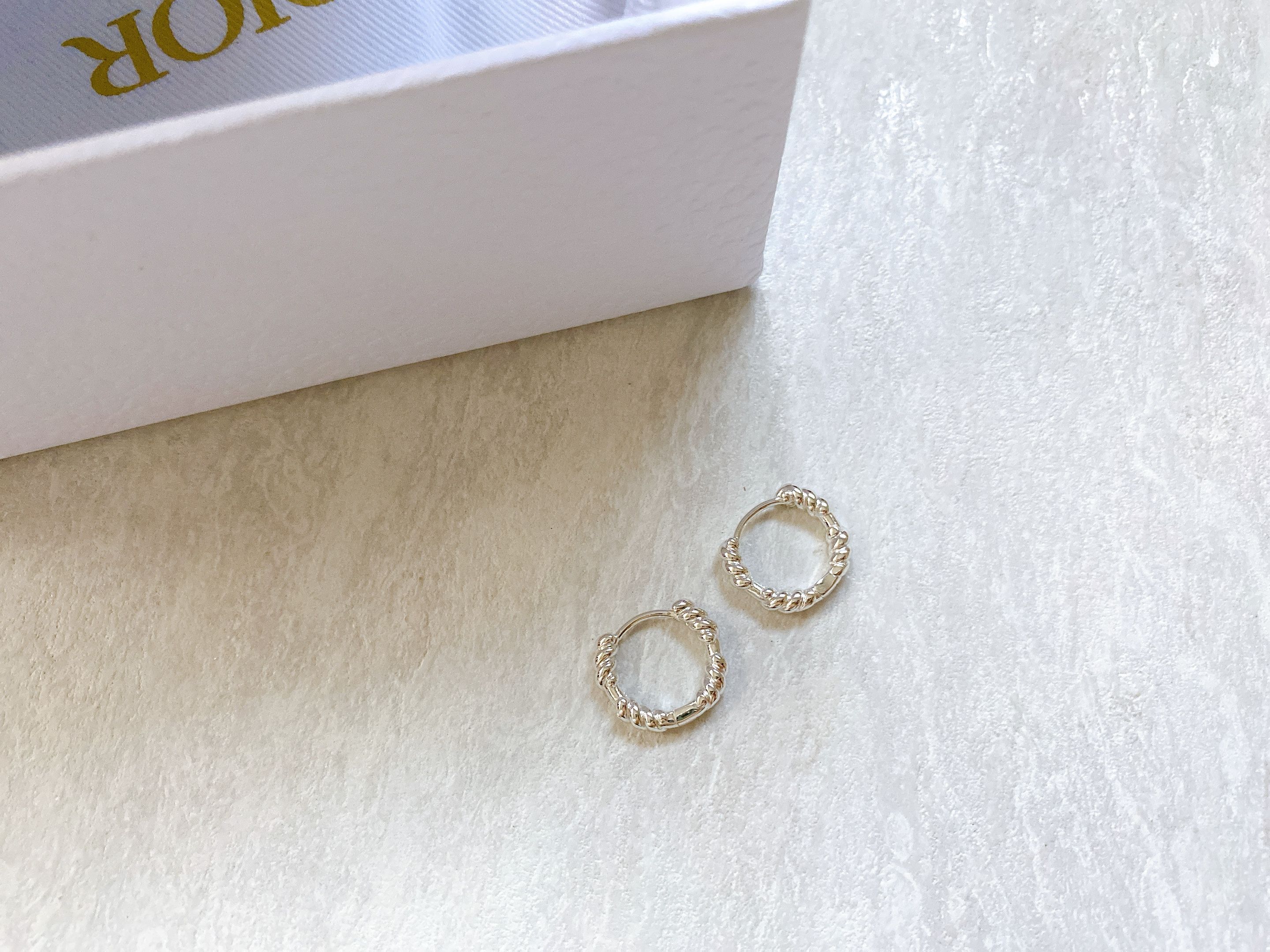 ＂現貨:韓國＂【925純銀耳環】旋轉線條純銀耳環 C圈 抗過敏 耳環《Imprint Accessory 韓國飾品》