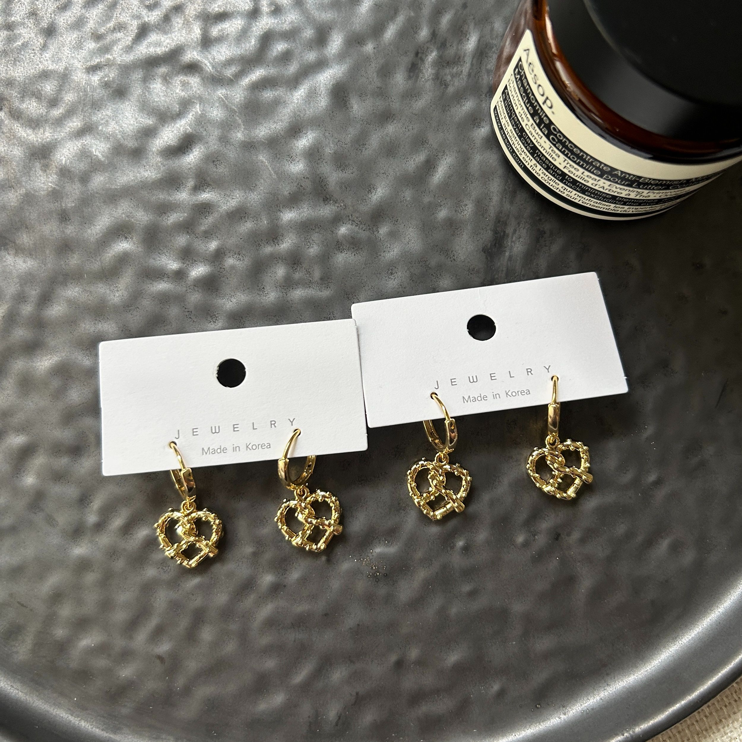 ＂現貨:韓國＂ 扭結麵包 愛心 垂墜 耳環《Imprint Accessory 韓國飾品》