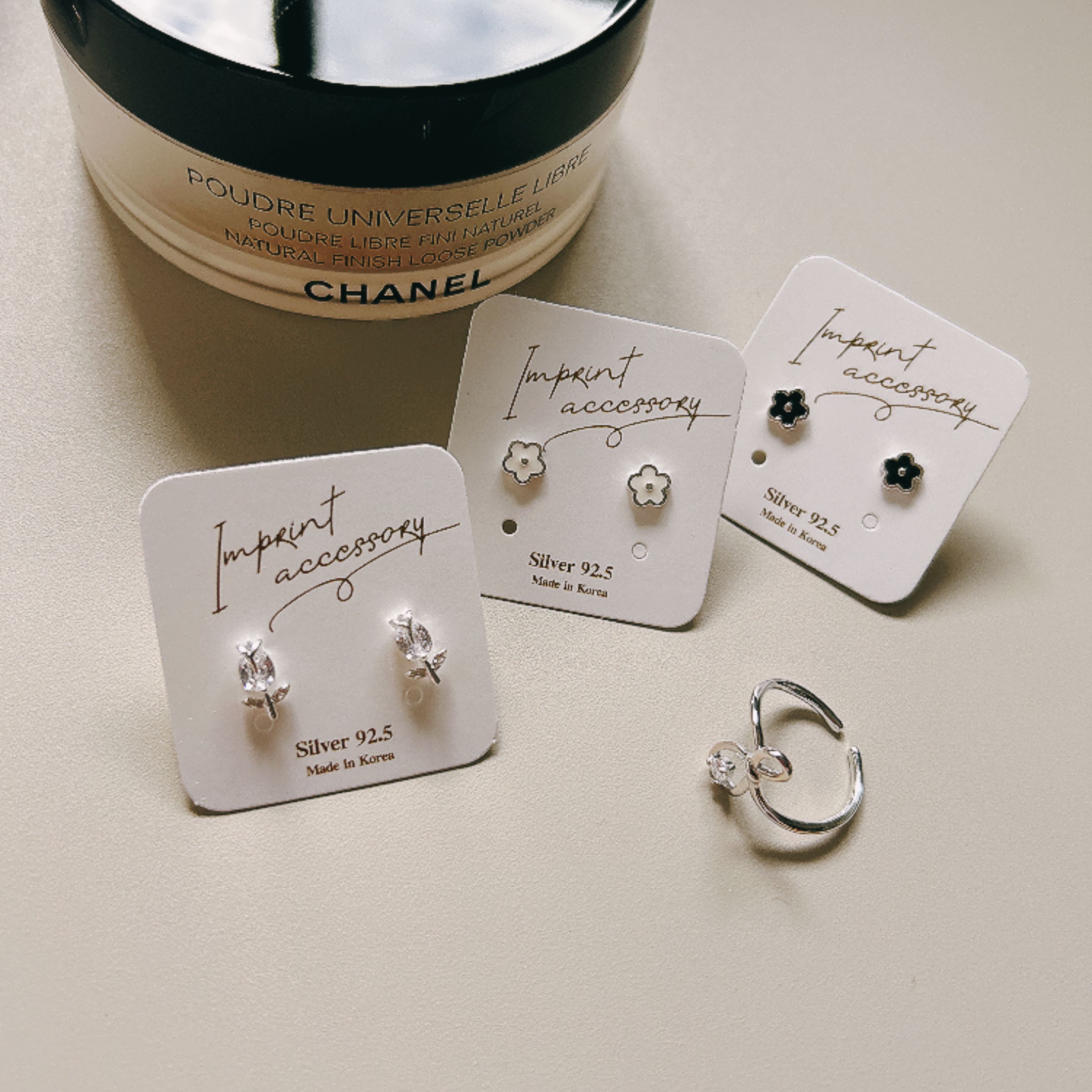 ＂韓國＂【925純銀耳環】黑白花朵 鬱金香系列 抗過敏耳環《Imprint Accessory 韓國飾品》
