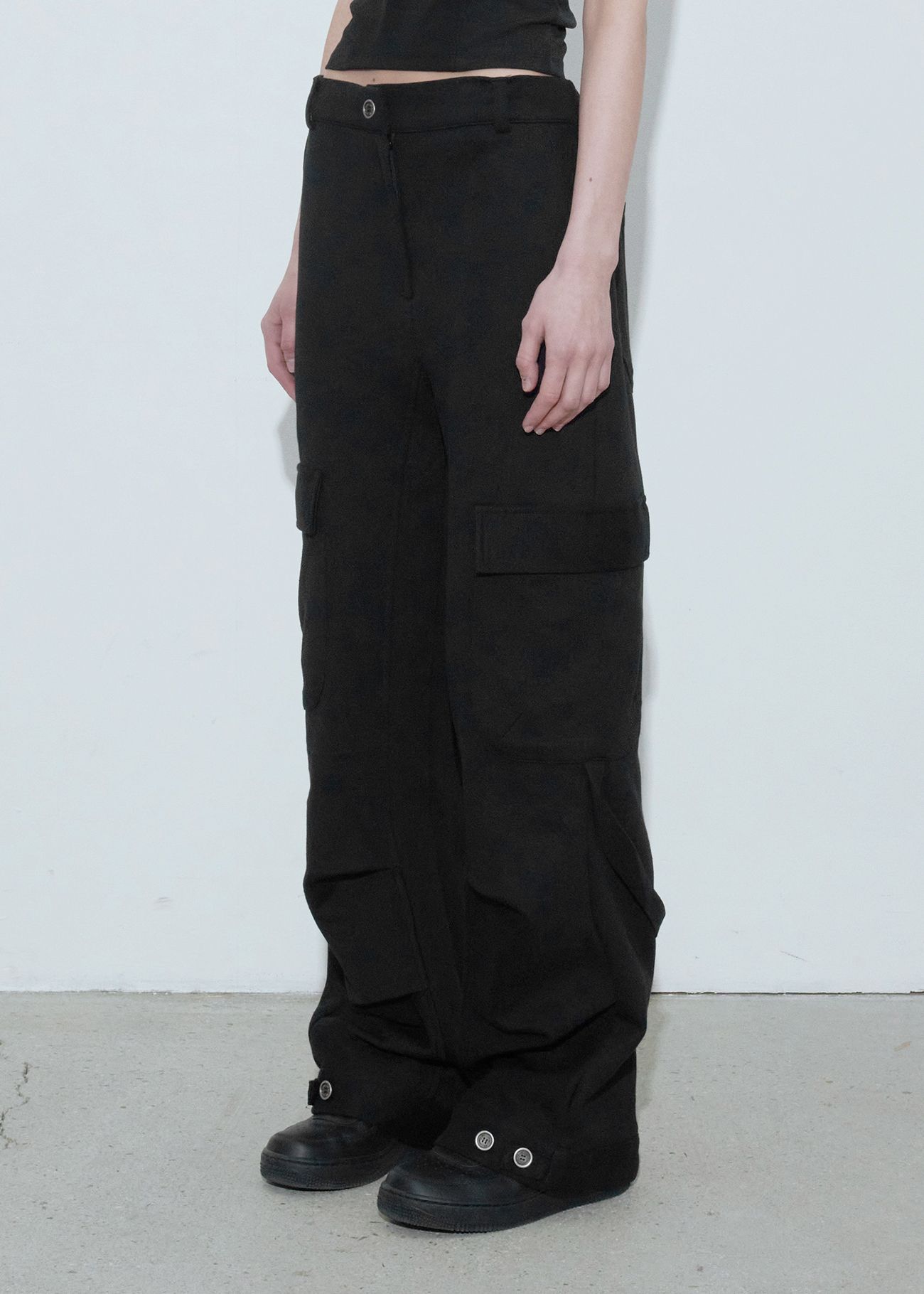 STRAP CARGO SWEATPANTS