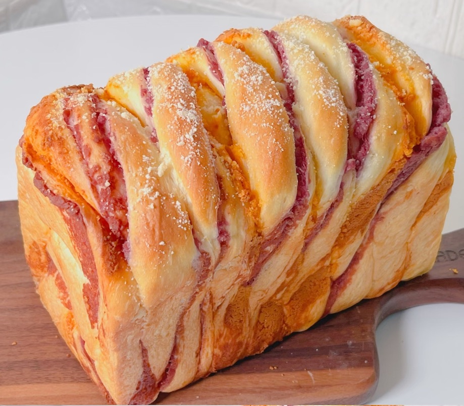 芋泥鹹蛋黃爆餡吐司