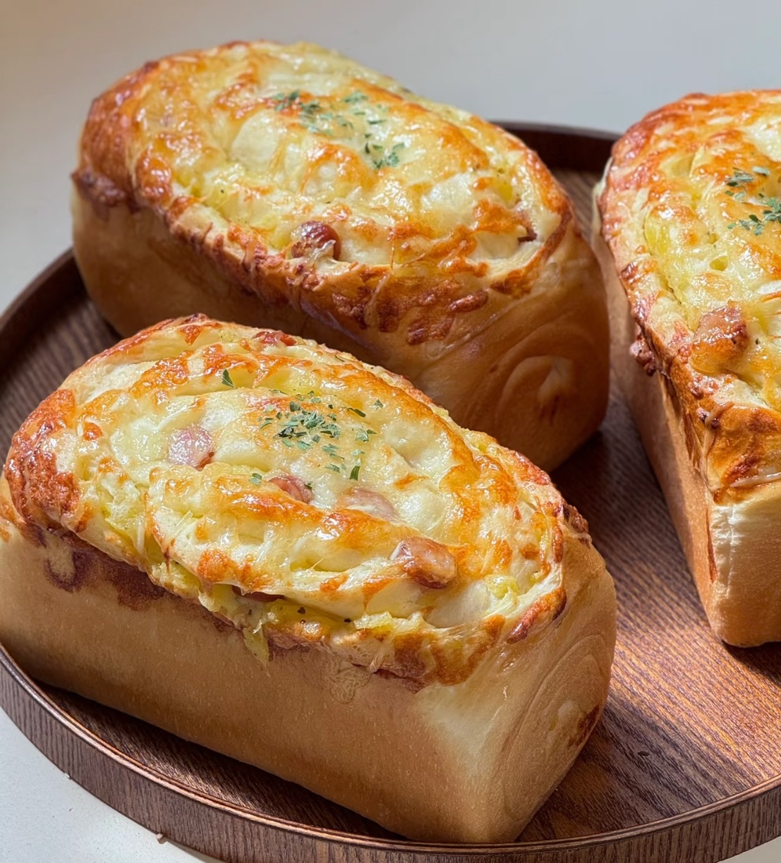 芝士熔岩火腿爆餡吐司