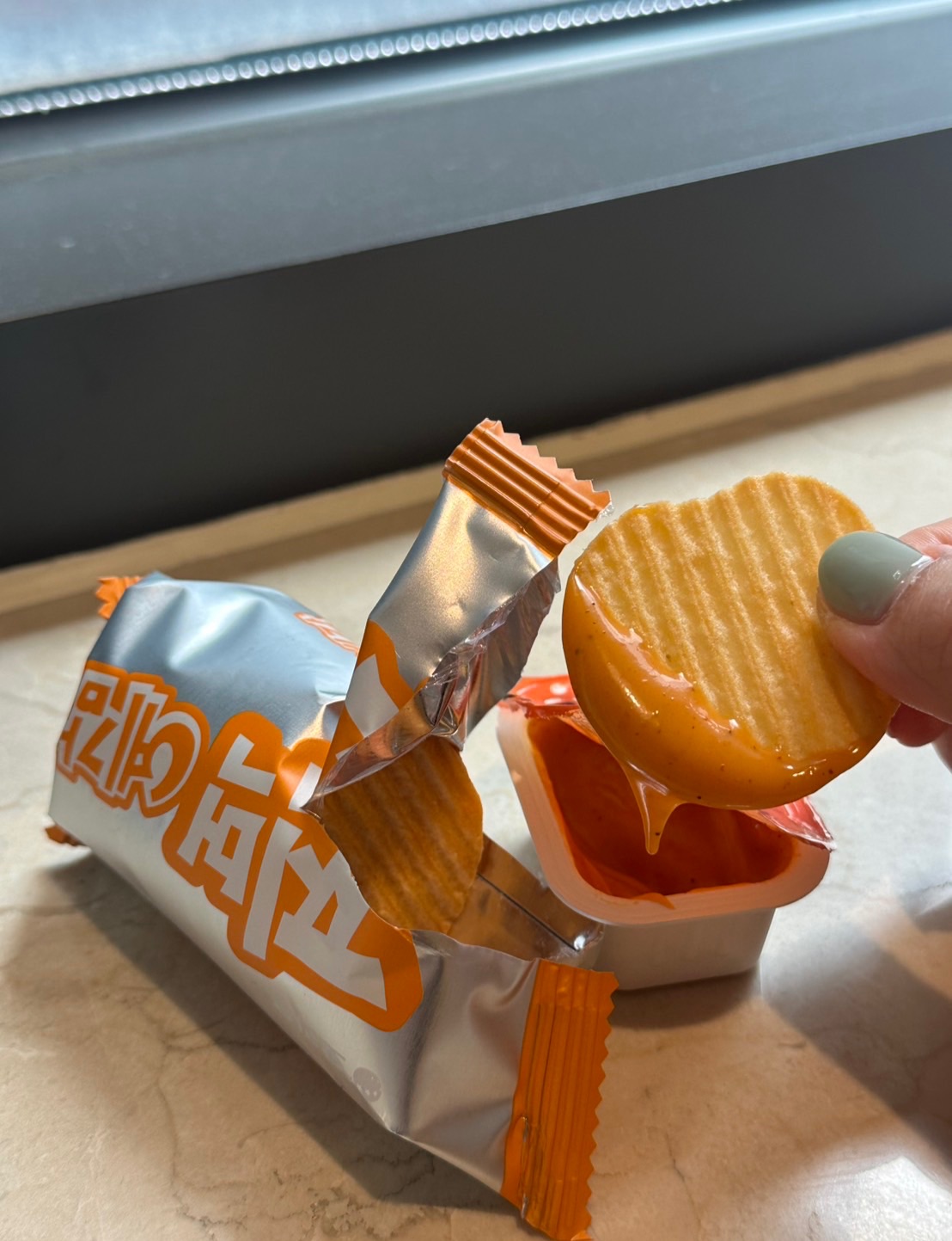 [預購]ORION 波浪洋芋片（附沾醬）（預計12/9陸續寄出）