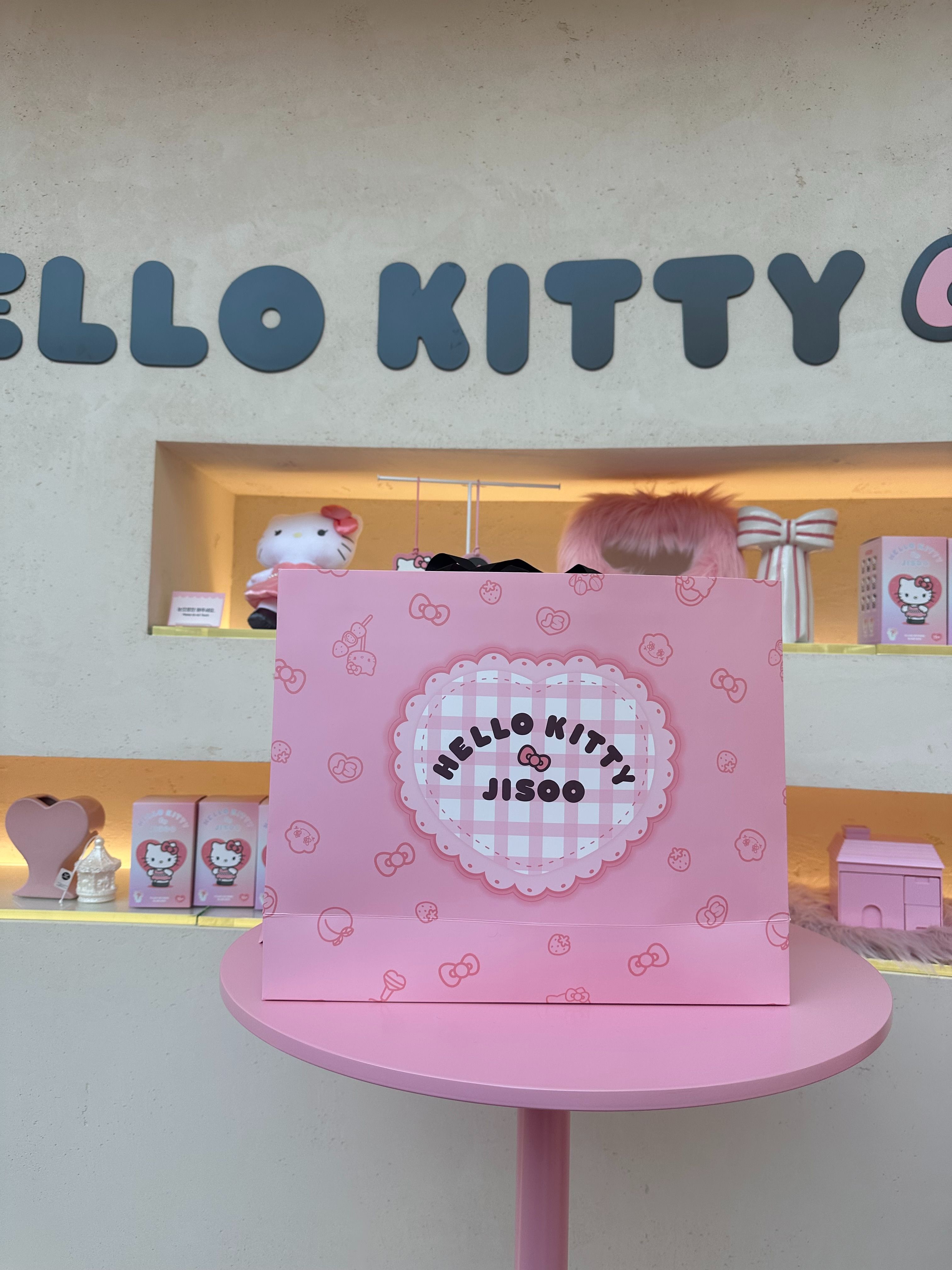 [預購] Jisoo x Hello Kitty 聯名（預計1/21陸續寄出）