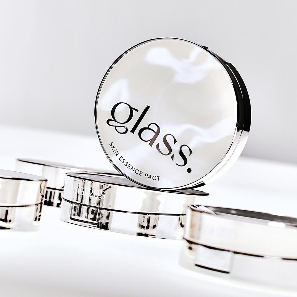 Age20’s Glass Skin Essence Pact 白玻璃亮膚精華粉餅（清透款）