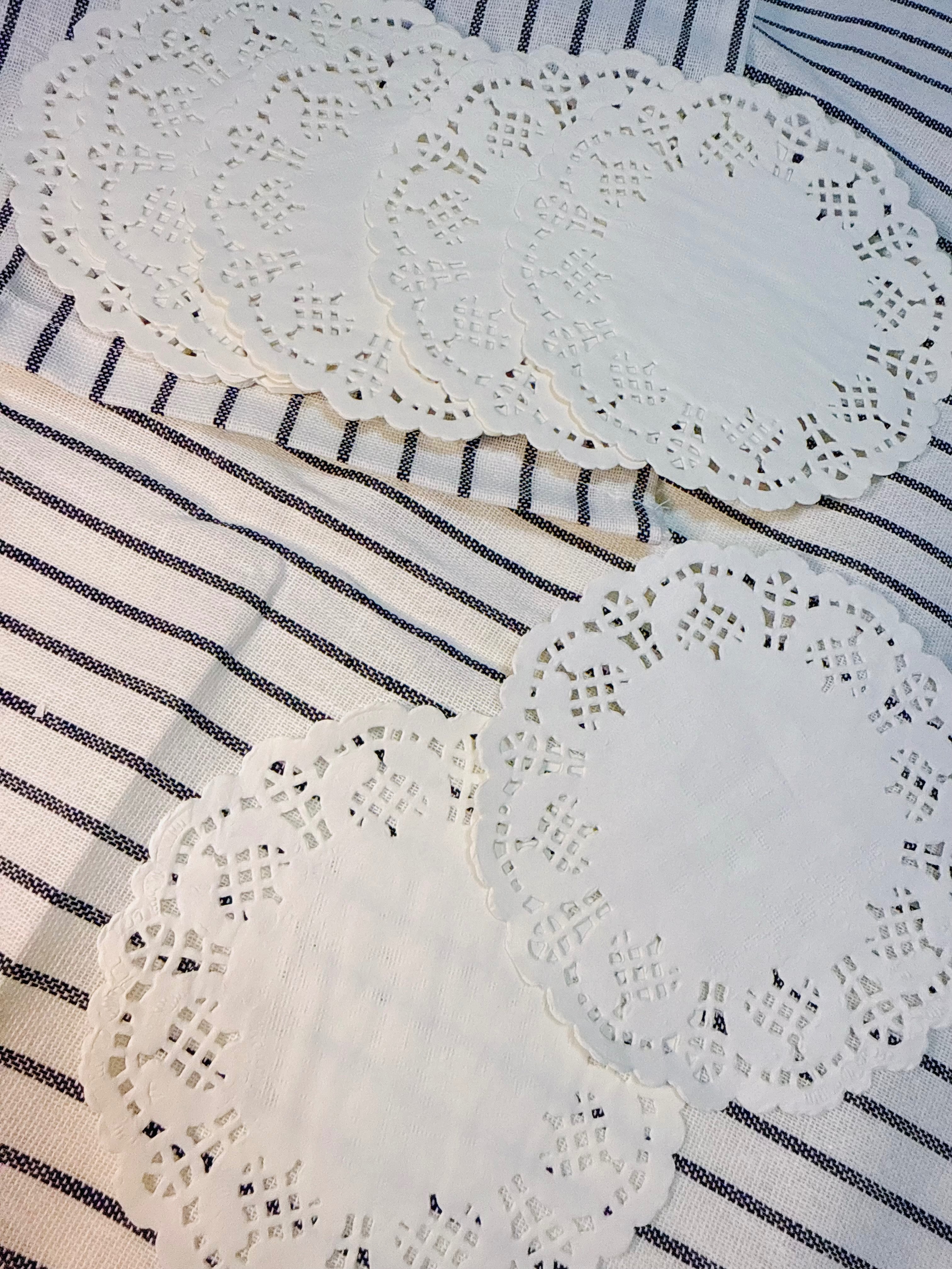 鏤空花邊紙（直徑11.4公分）