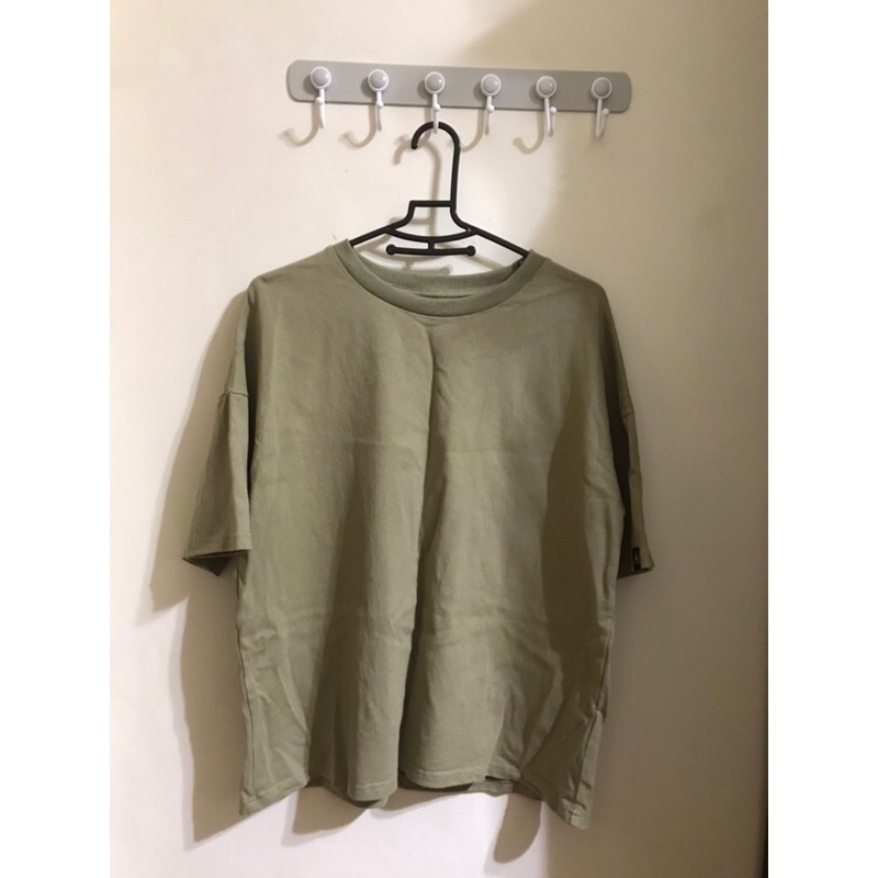 QUEEN SHOP羅紋圓領素面短袖上衣 軍綠