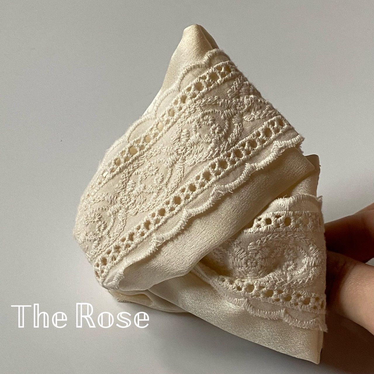 『柔棉』髮夾 法式蕾絲布藝刺繡米白三角抓夾 氣質高雅白色髮飾 H0069