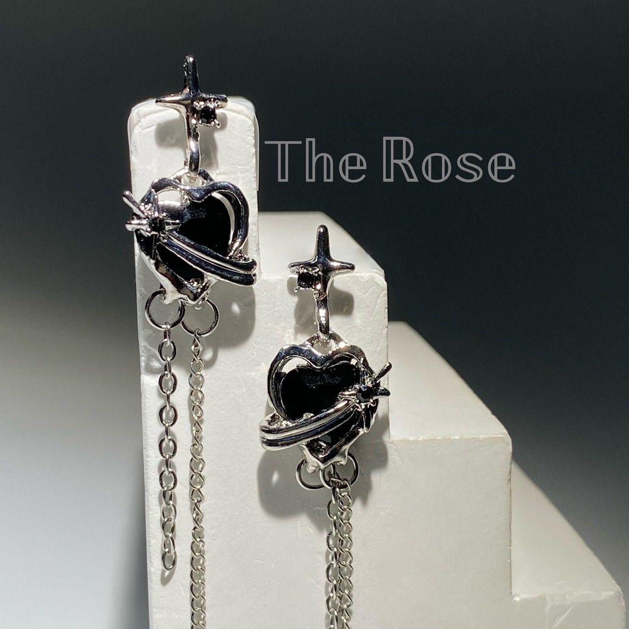 『影域』耳環 設計感星芒環繞黑色愛心流蘇耳環 小眾個性黑色耳飾 E0162