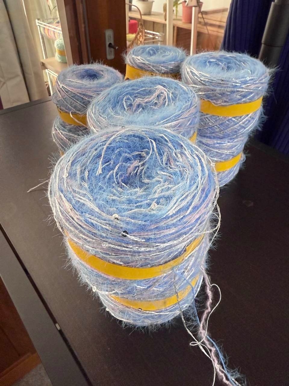 閃閃亮片人魚藍紗線（每份100g，約兩顆）