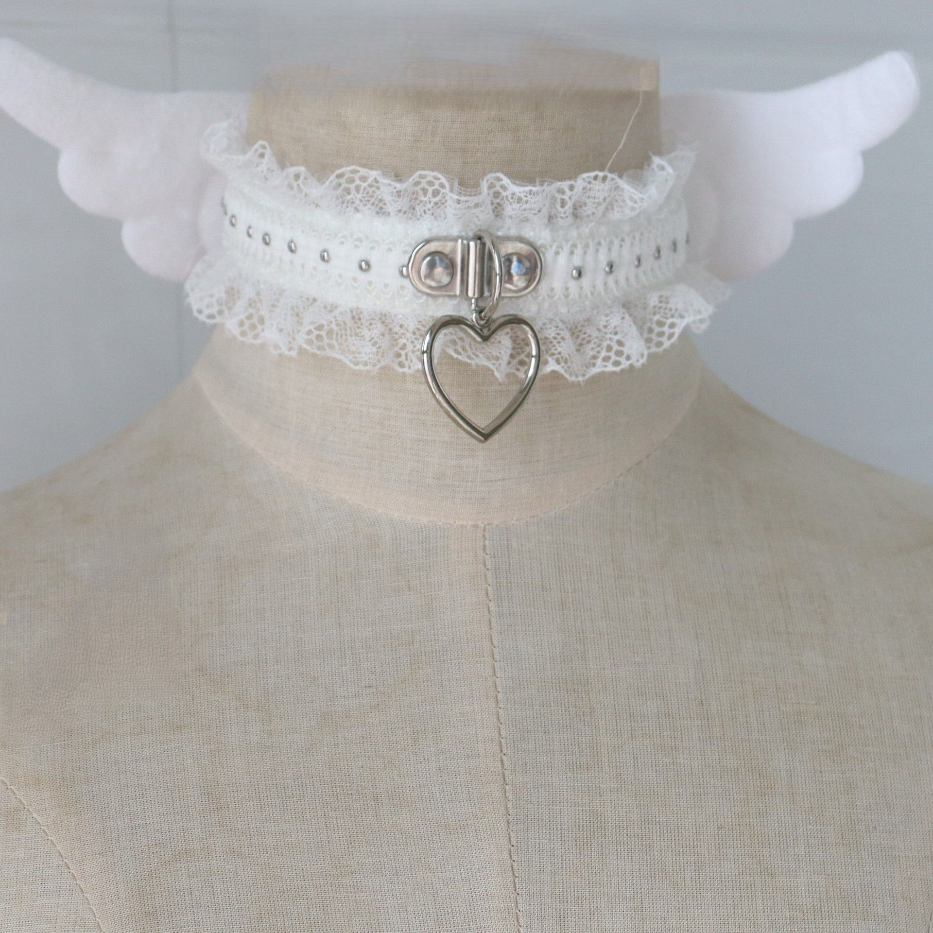 ［天使界隈］天使翅膀蕾絲花邊愛心扣頸飾