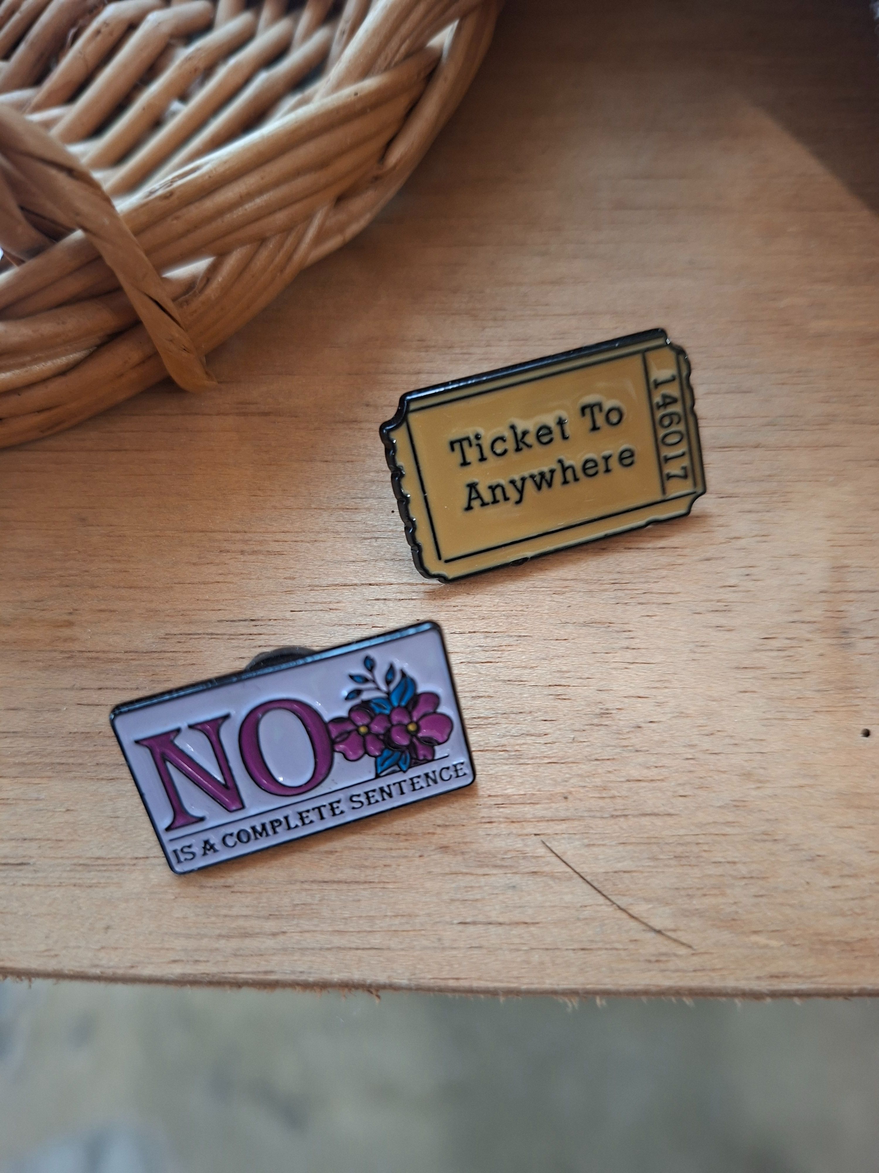 NO胸章，tiket胸章