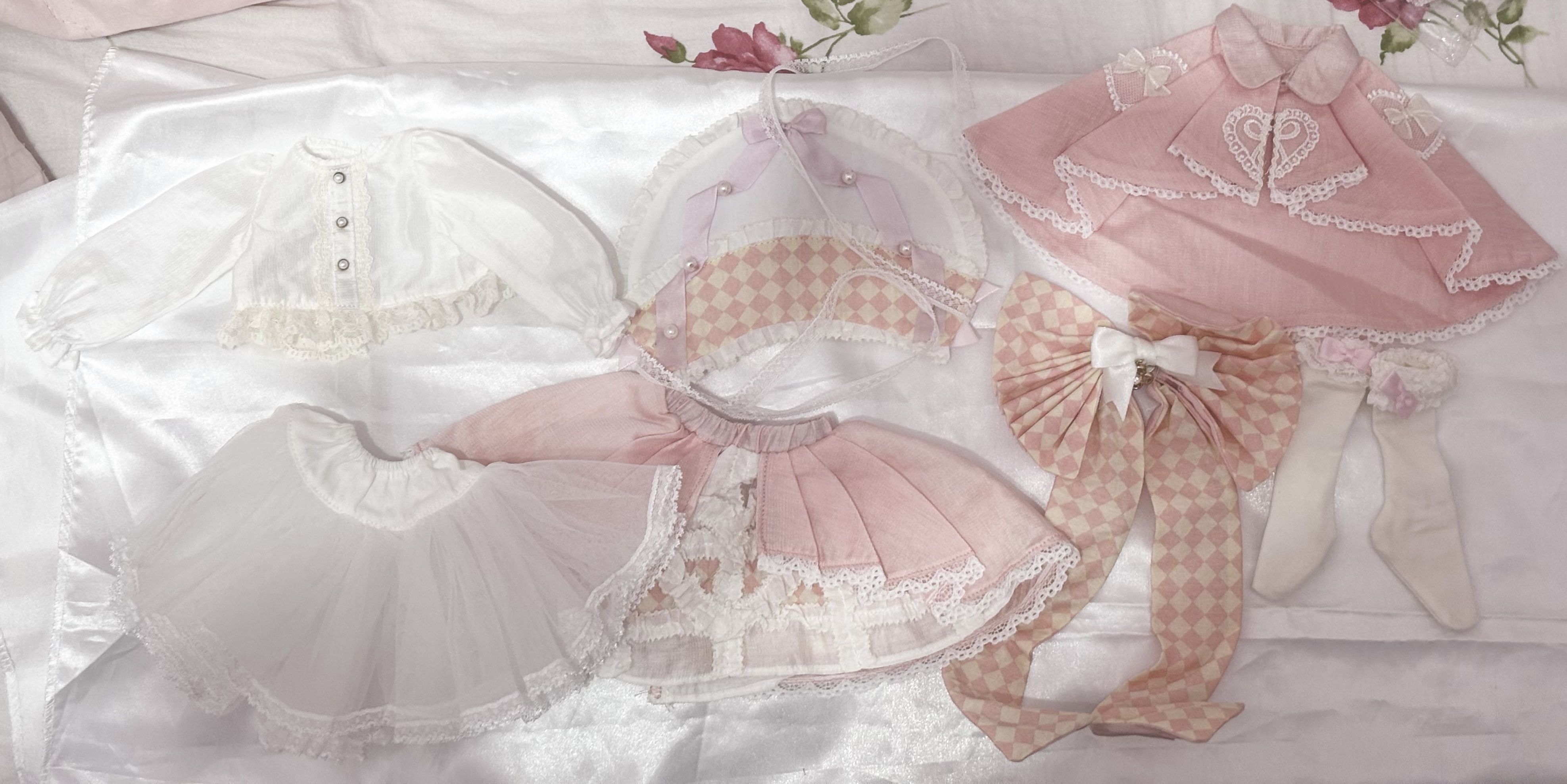 奧菲莉亞胖四娃衣（有輕微泛黃）