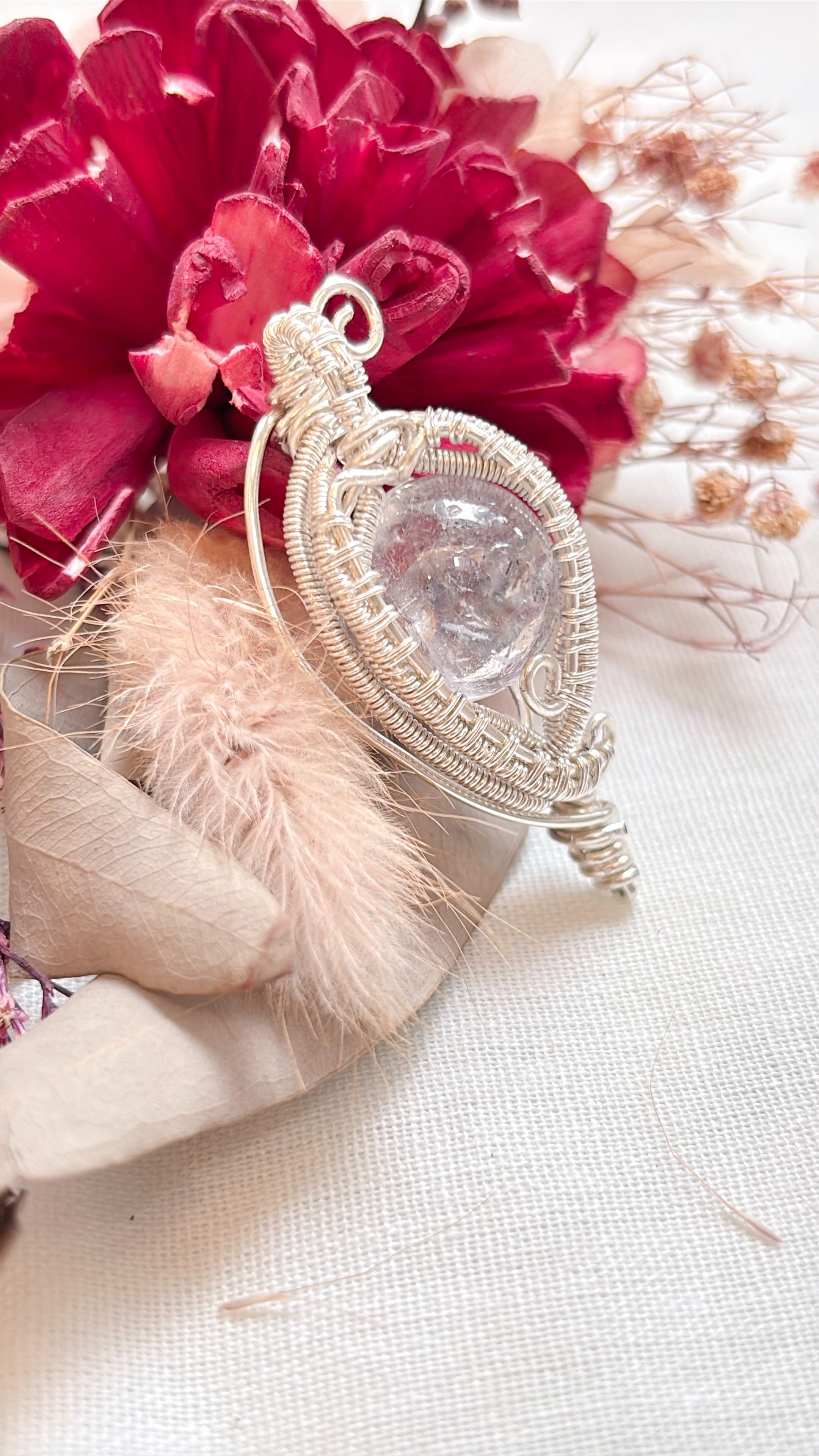 現貨。藝術銅線設計款項鍊（銀線）