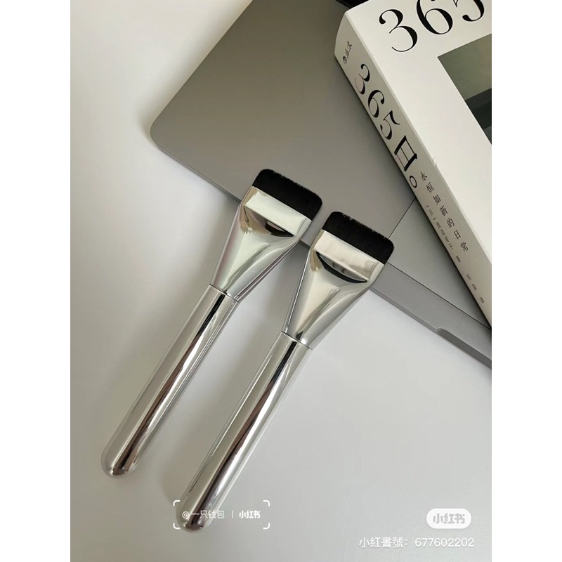 wakemake平替一字型粉底刷🌙妝感輕無刷痕