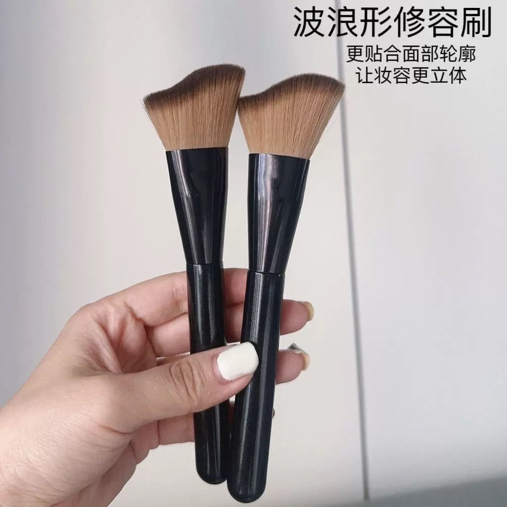台灣現貨｜新手友善修容刷🕊️波浪斜角設計貼合臉形輕鬆暈染自然陰影