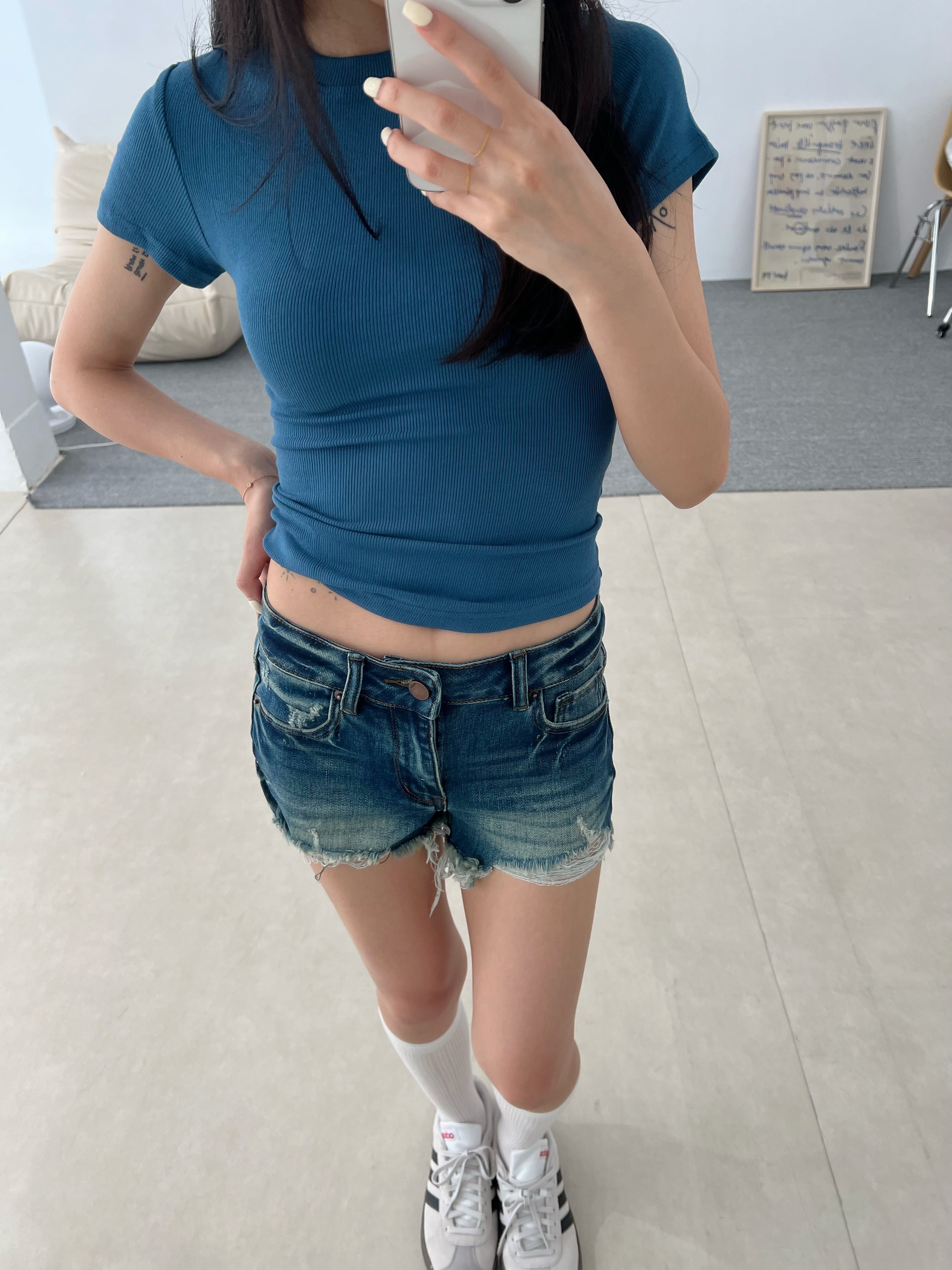 辣妹款低腰彈力牛仔熱褲