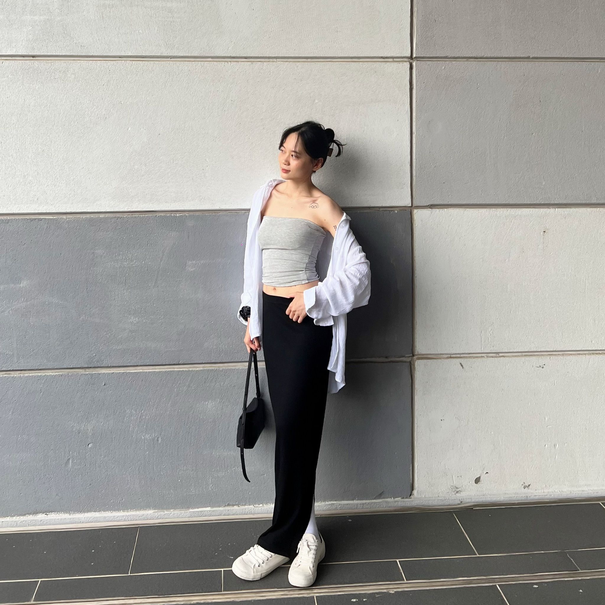 Jennie風帶胸墊平口上衣