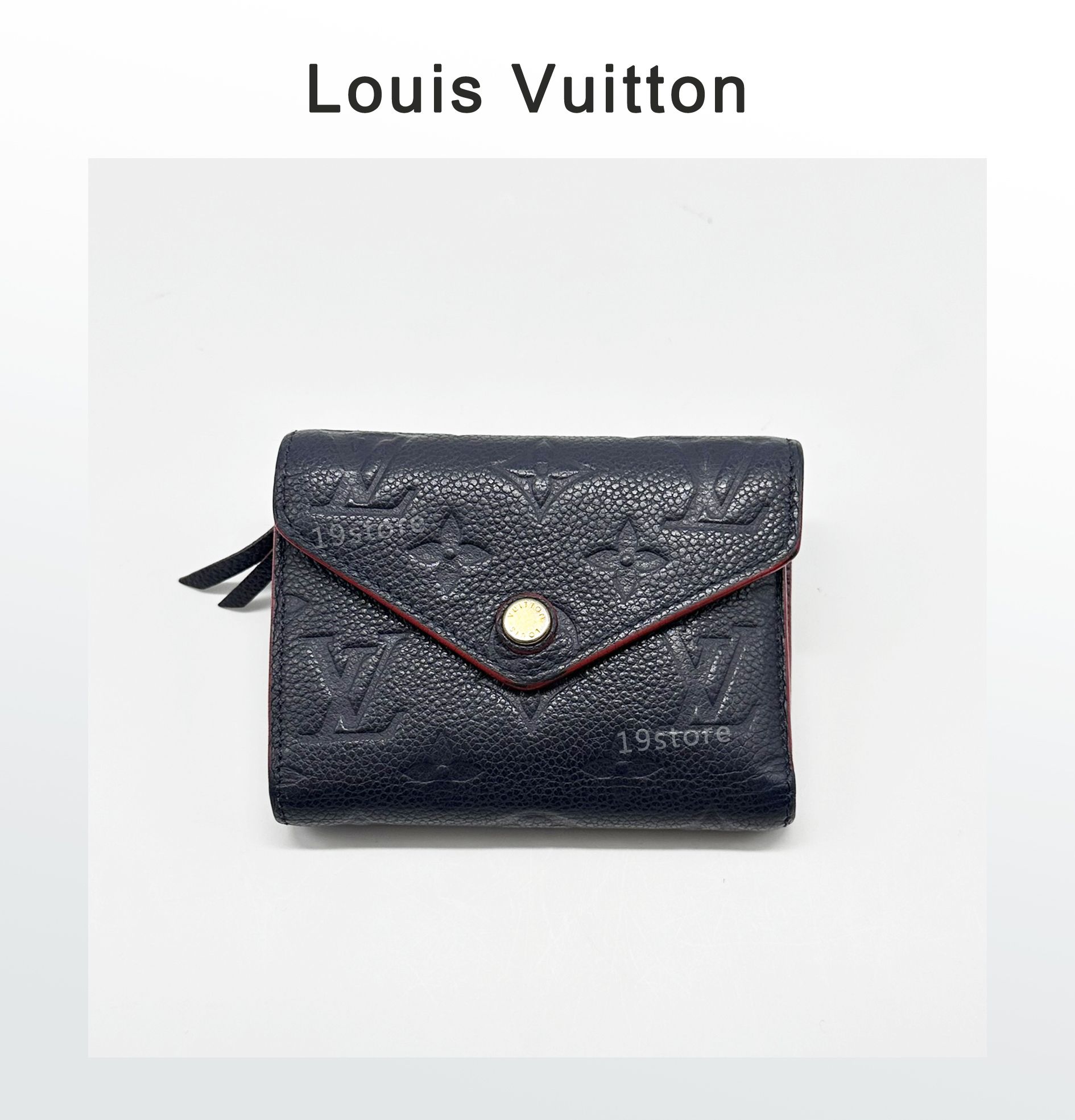 LV M64577 Victorine 壓花皮革扣式短夾 藍色