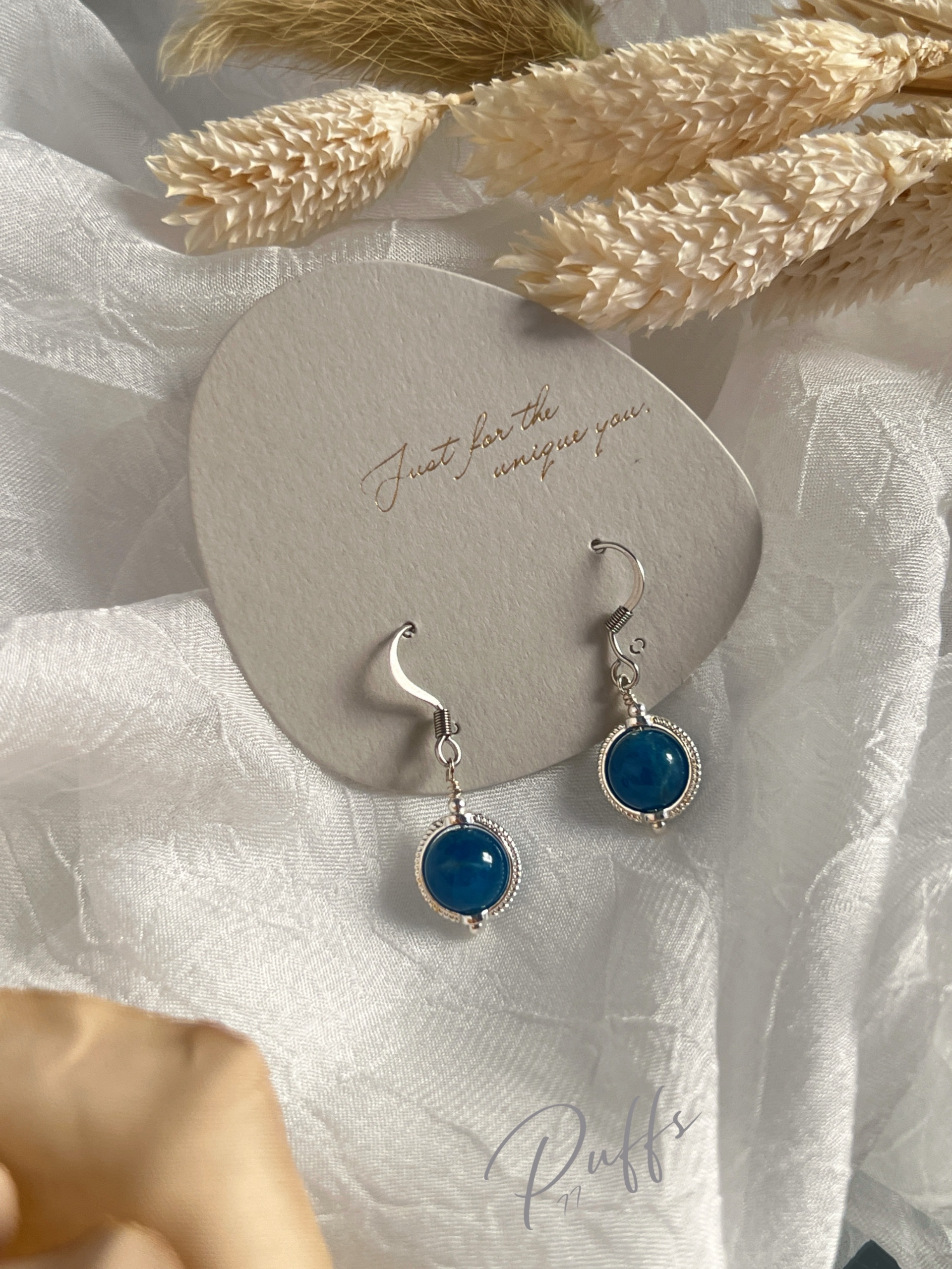 ℙ𝕦𝕗𝕗𝕤 ｜藍磷灰耳環｜ 強化安全感。改善溝通