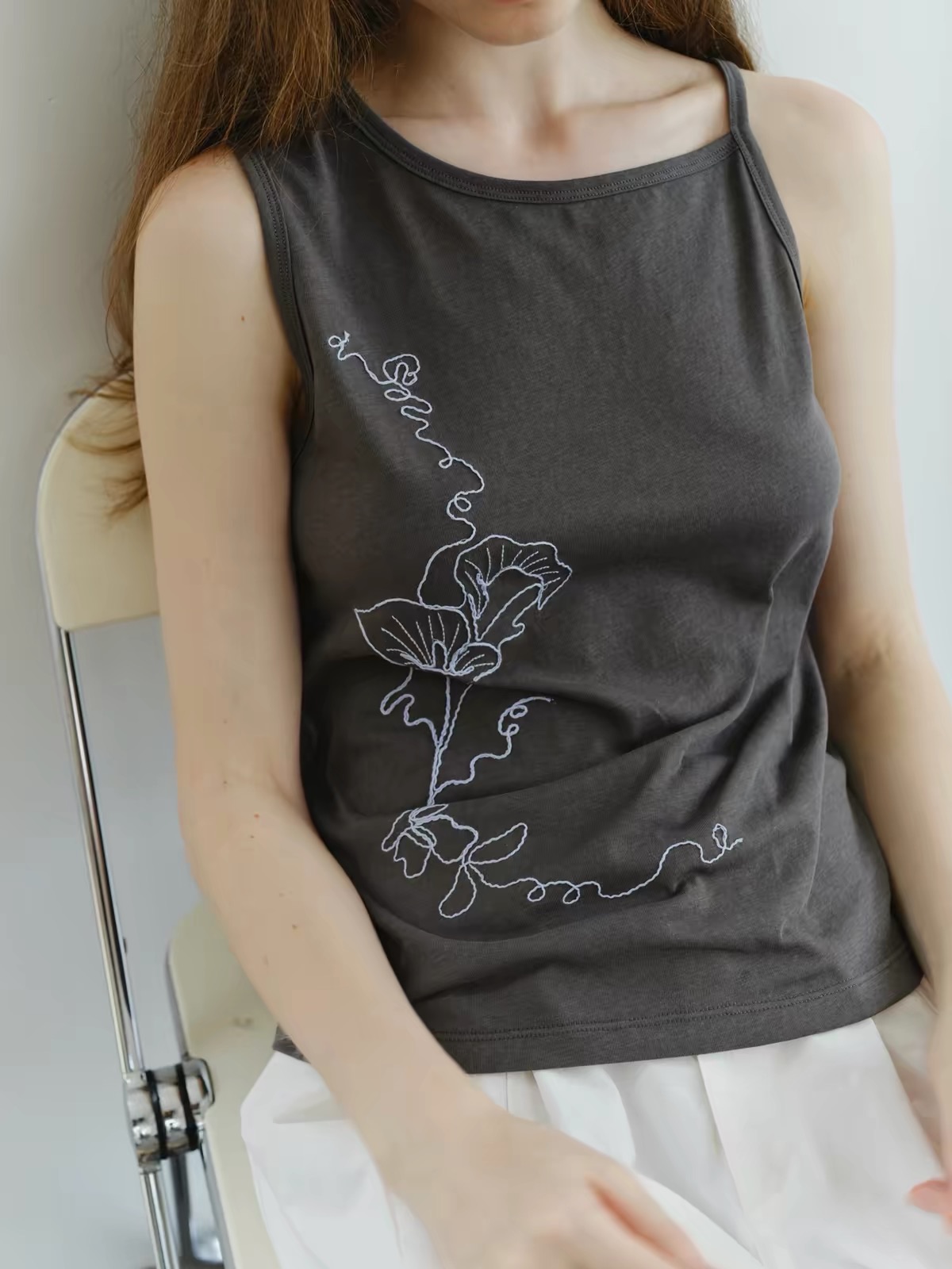 New🤍 刺繡一字窄肩修身背心 2色