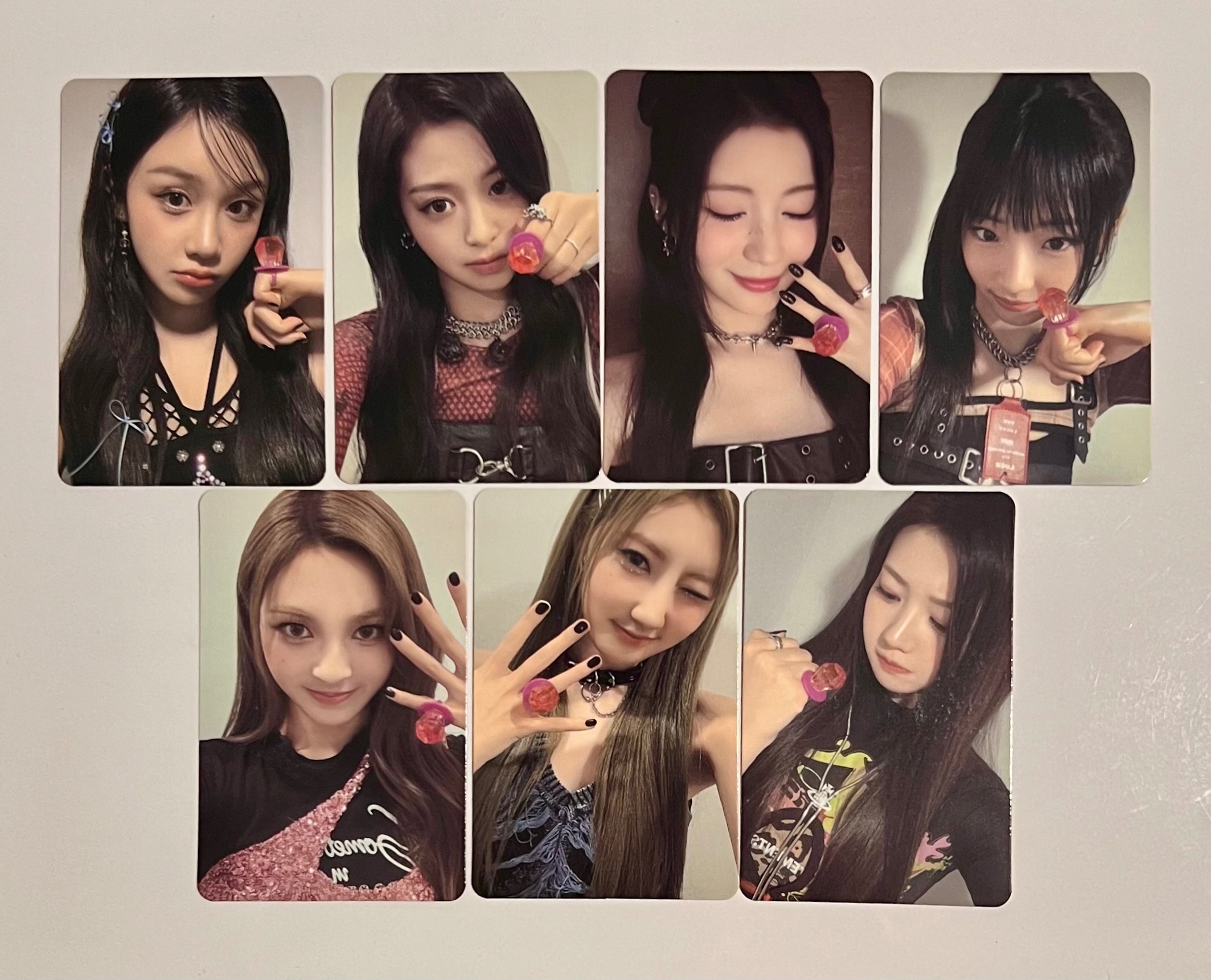 寶怪線下拿戒指簽售卡