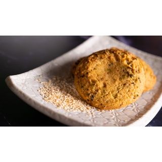 原味桃小酥  酥脆化口，越吃越香，喜歡甜味桃小酥的您絕不能錯過