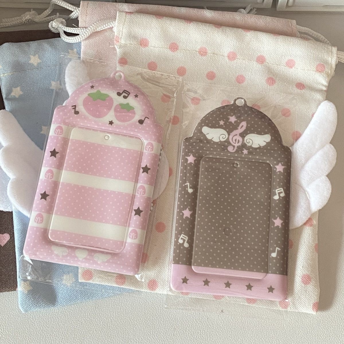 音符翅膀草莓🍓🎵（古早味滿滿！） 小卡卡套 追星