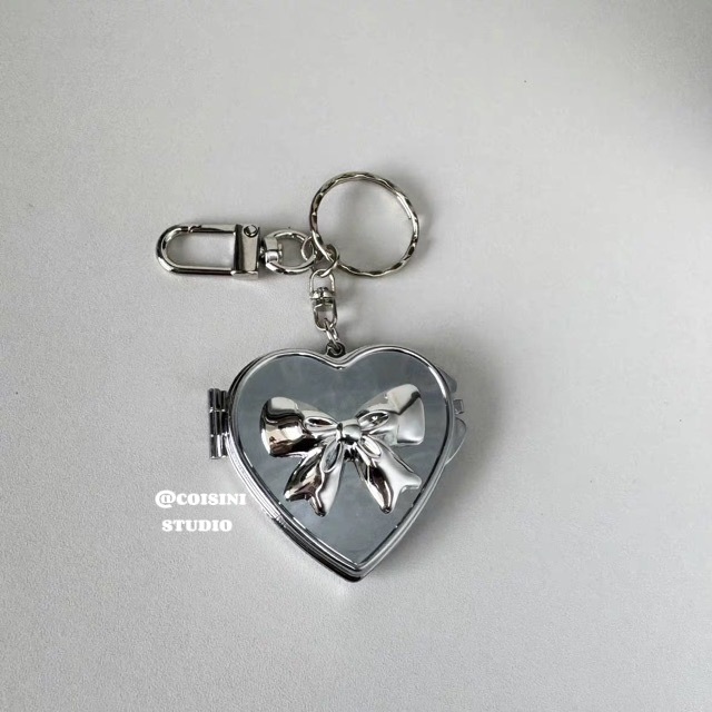 銀色蝴蝶結愛心鏡子🎀 包包吊飾