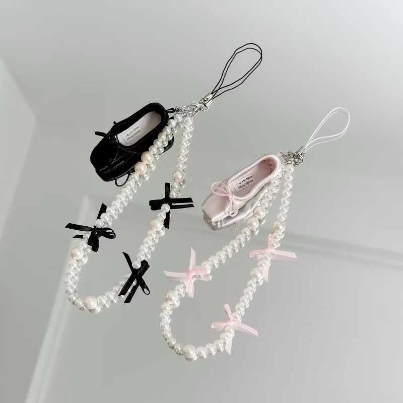 小香芭蕾🐈‍⬛🤍 珍珠水晶手機鏈 CCD相機鏈