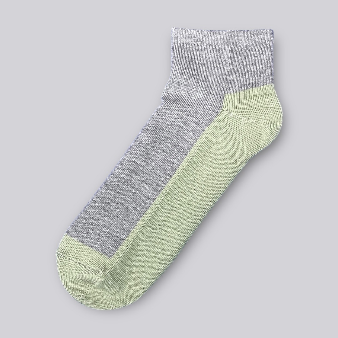 竹炭深灰x薄荷綠撞色短襪