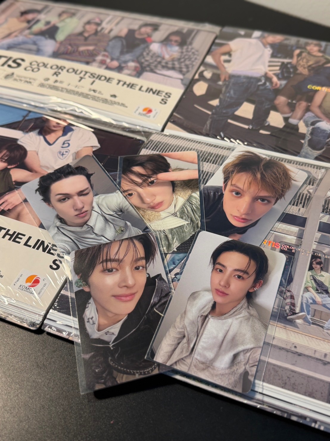 CORTIS第一張迷你專輯「COLOR OUTSIDE THE LINES」+ma年末特典