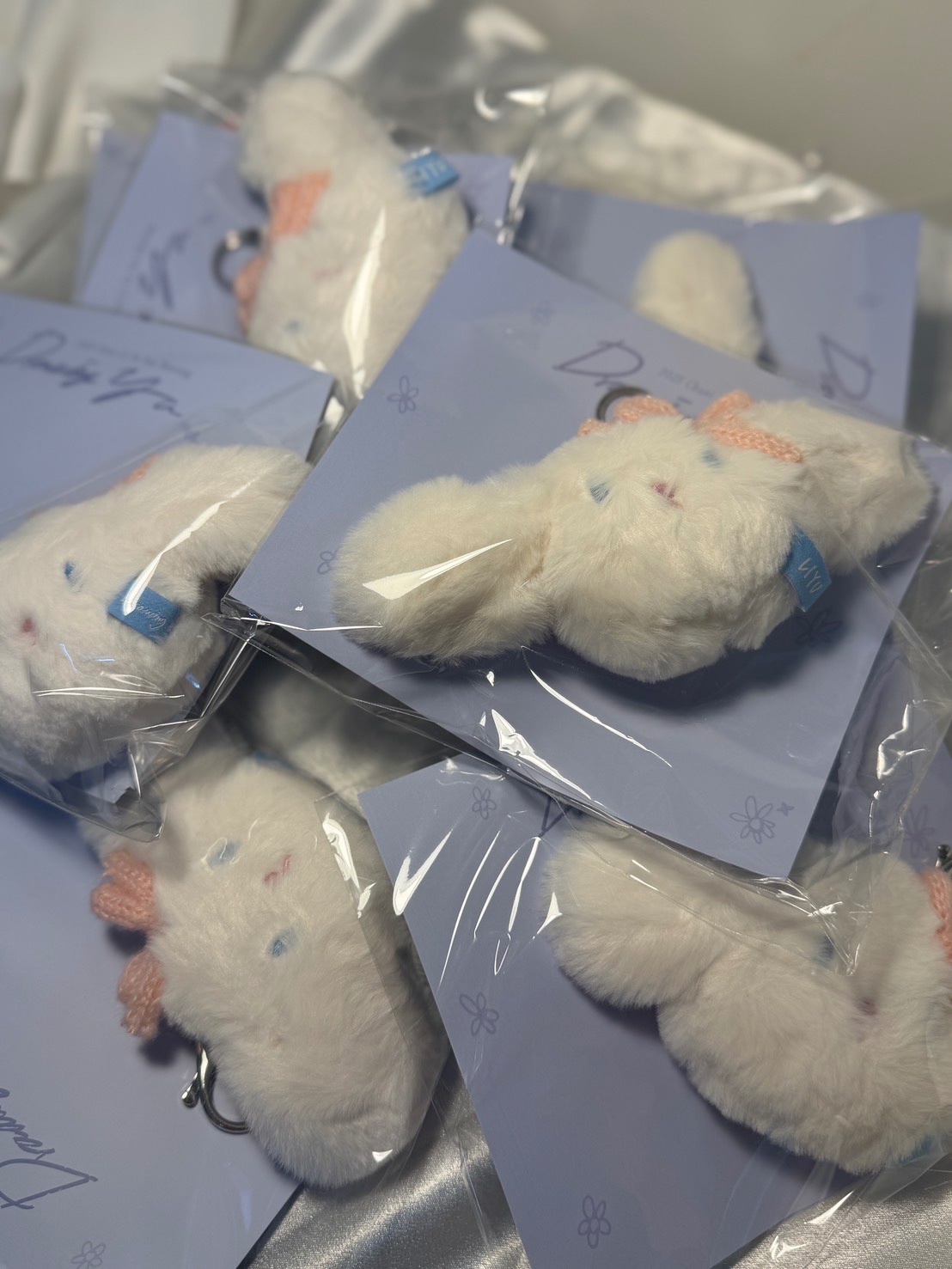 CHUEI LI YU 崔立于 兔子吊飾