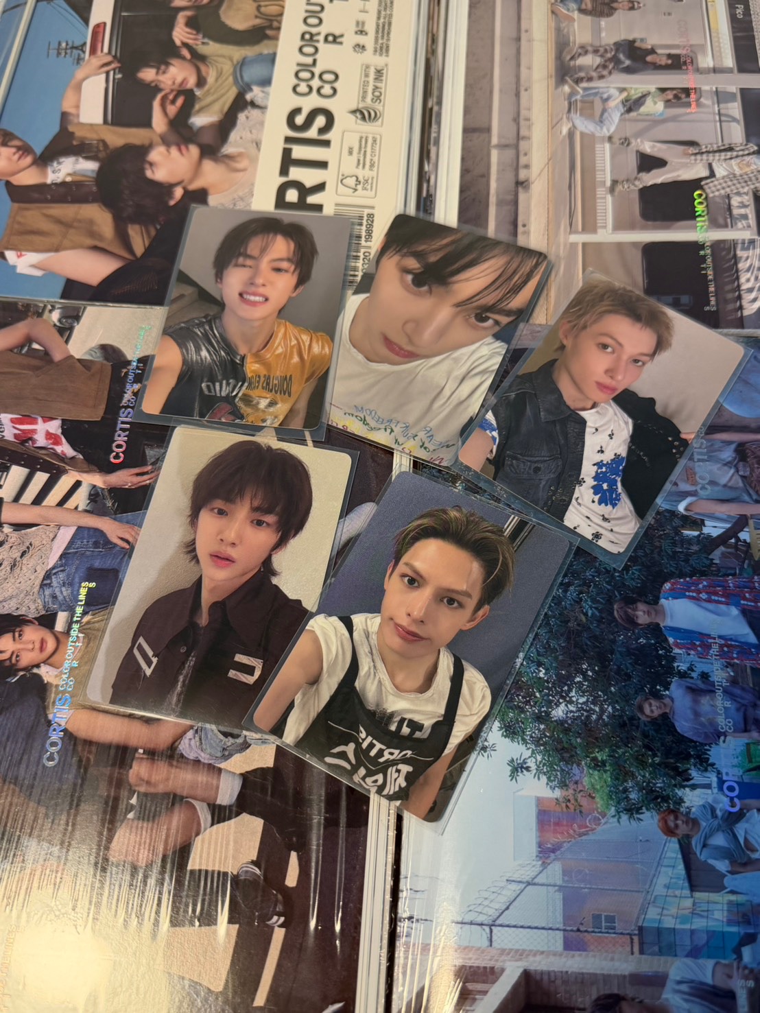 CORTIS第一張迷你專輯「COLOR OUTSIDE THE LINES」+yzy3.0特典