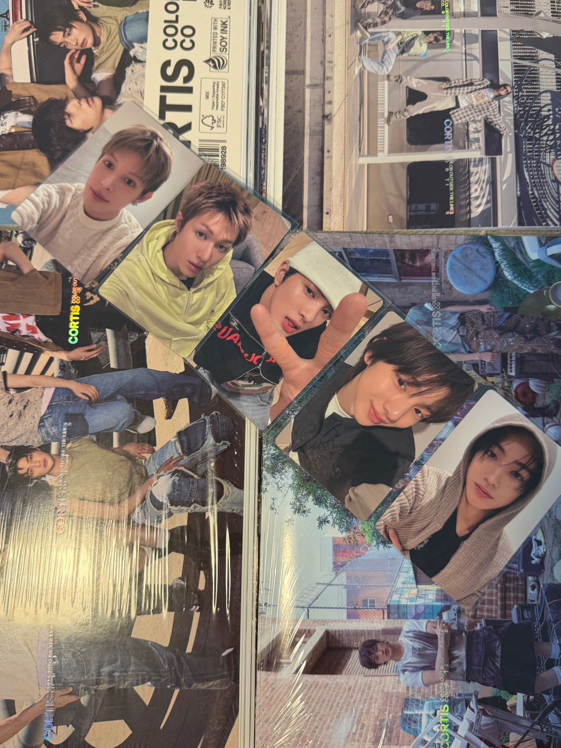 CORTIS第一張迷你專輯「COLOR OUTSIDE THE LINES」+yzy5.0特典