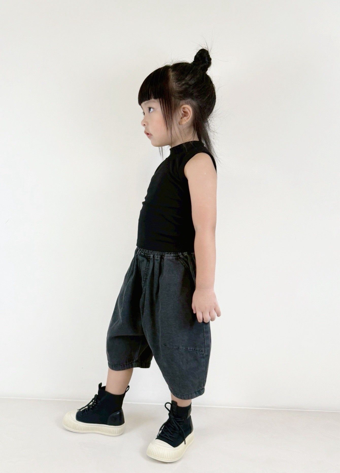 水洗黑 丹寧花苞褲