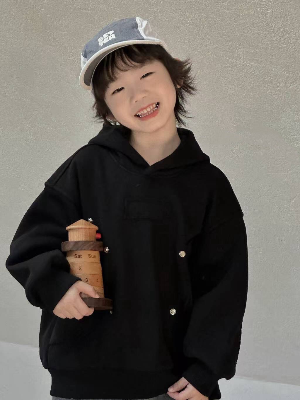 僅剩最後一件‼️ 設計師精品童裝系列 | 黑色卯丁貼布帽T